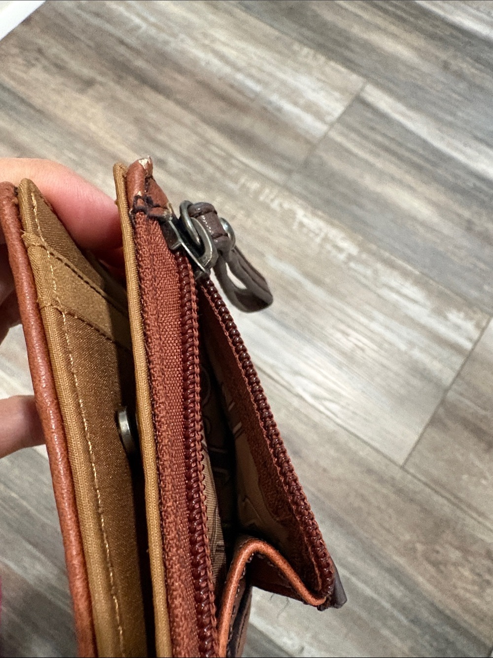 Justin Wallet - Picture 3 of 5